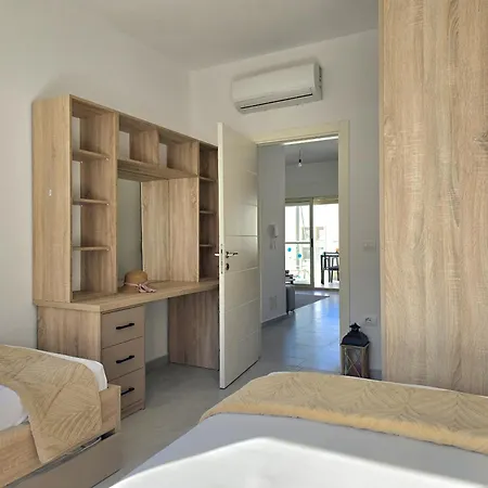 Perla Homes 200 アパート Plazhi San Pietro