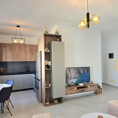 アパート Perla Homes 200 Plazhi San Pietro