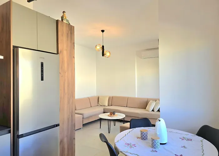 Perla Homes 200 شقة Plazhi San Pietro