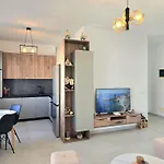 Perla Homes 200