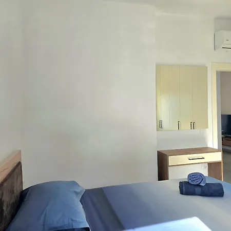 Perla Homes 200 *