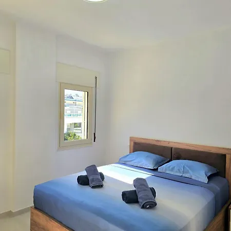 Perla Homes 200 *