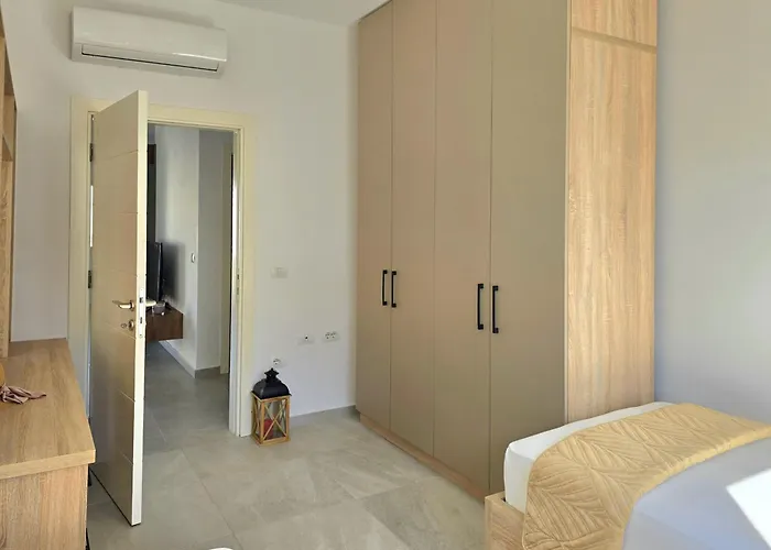 Perla Homes 200 *